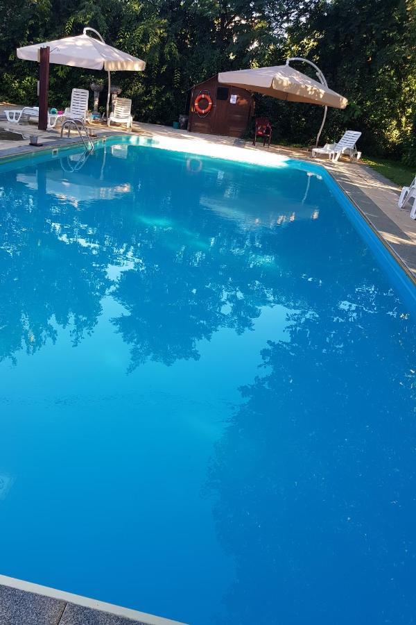 Sommer Panzio Balatonfoldvar Exterior photo