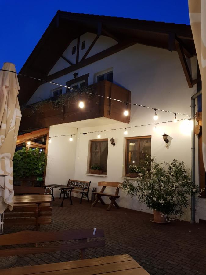 Sommer Panzio Balatonfoldvar Exterior photo