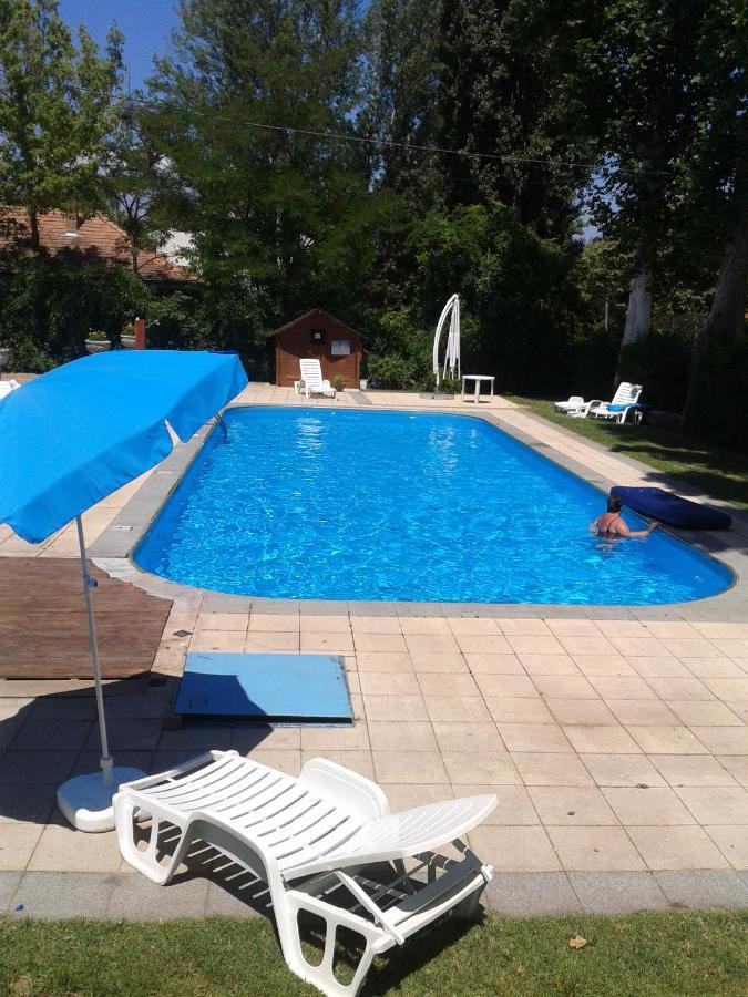 Sommer Panzio Balatonfoldvar Exterior photo