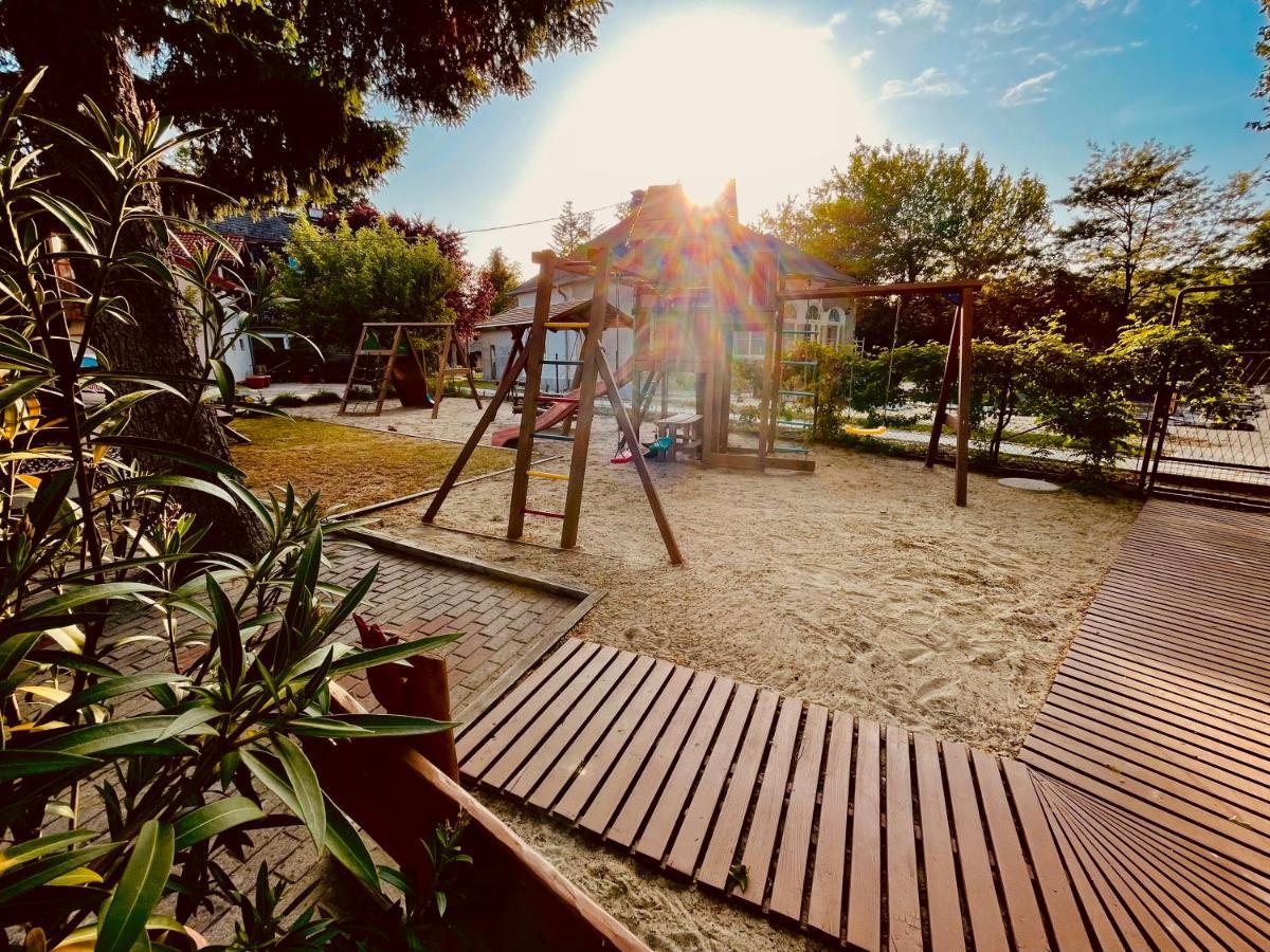 Sommer Panzio Balatonfoldvar Exterior photo