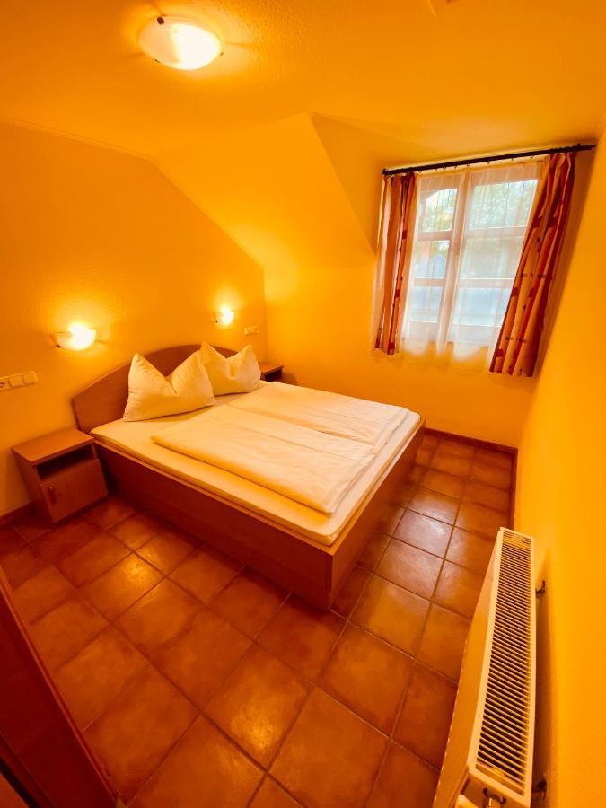 Sommer Panzio Balatonfoldvar Exterior photo