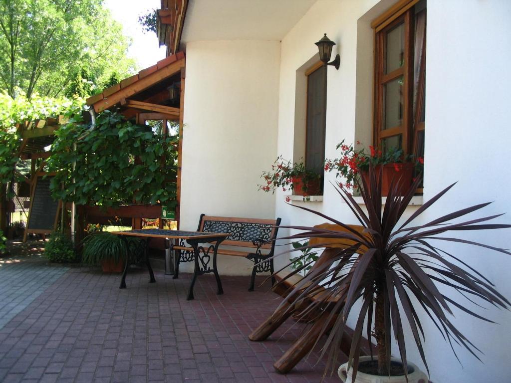 Sommer Panzio Balatonfoldvar Exterior photo