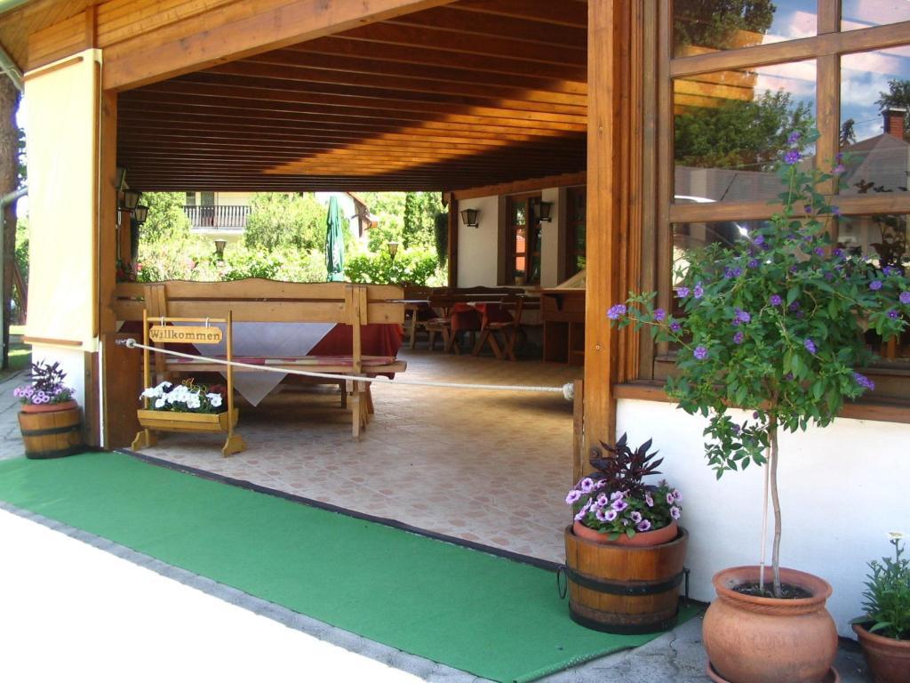 Sommer Panzio Balatonfoldvar Exterior photo