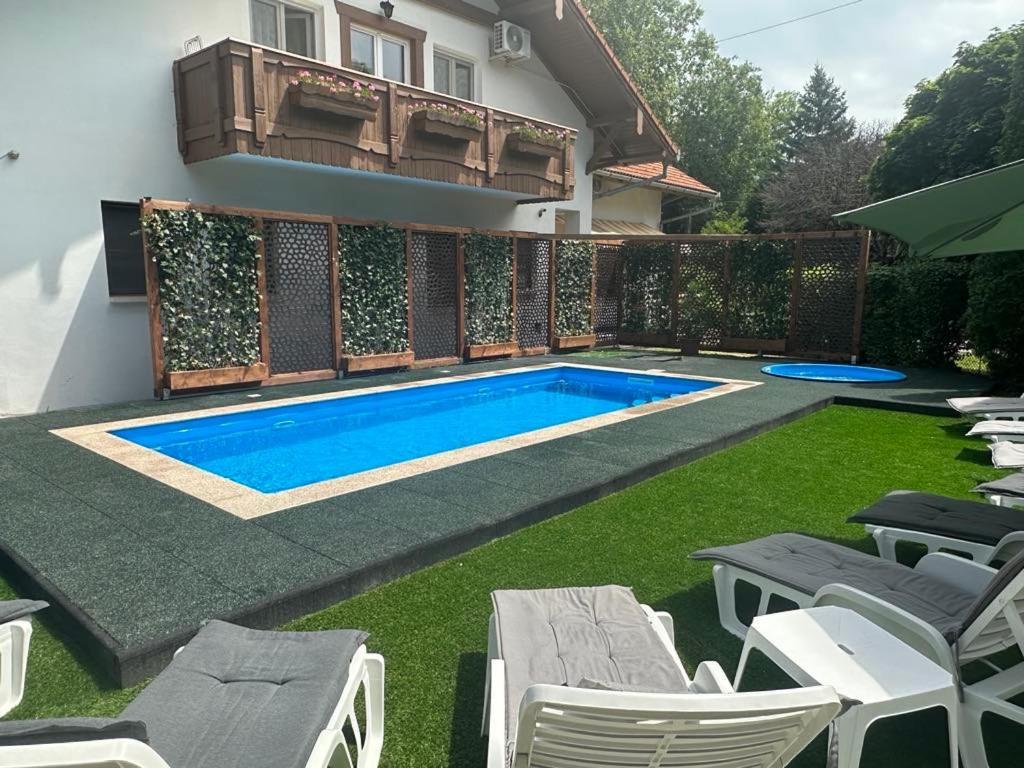 Sommer Panzio Balatonfoldvar Exterior photo