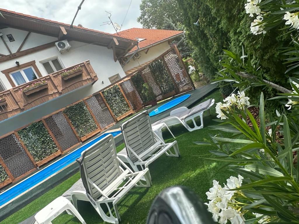 Sommer Panzio Balatonfoldvar Exterior photo